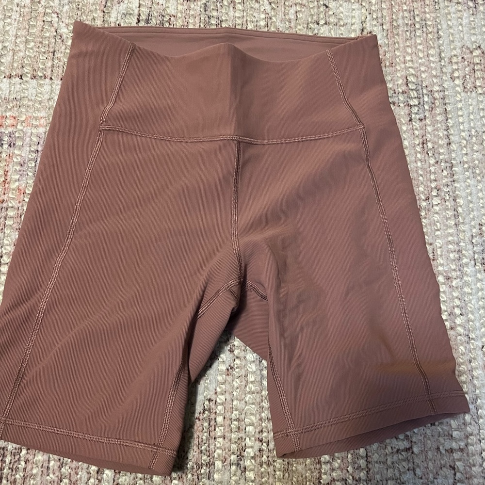 Lululemon Ribbed Shorts 8”